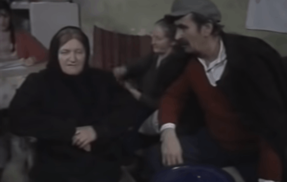 GLUMICA IZ ĐEKNE IMALA SAOBRAĆAJKU: Slomila 5 rebara a utvrdili joj i KORONU! 